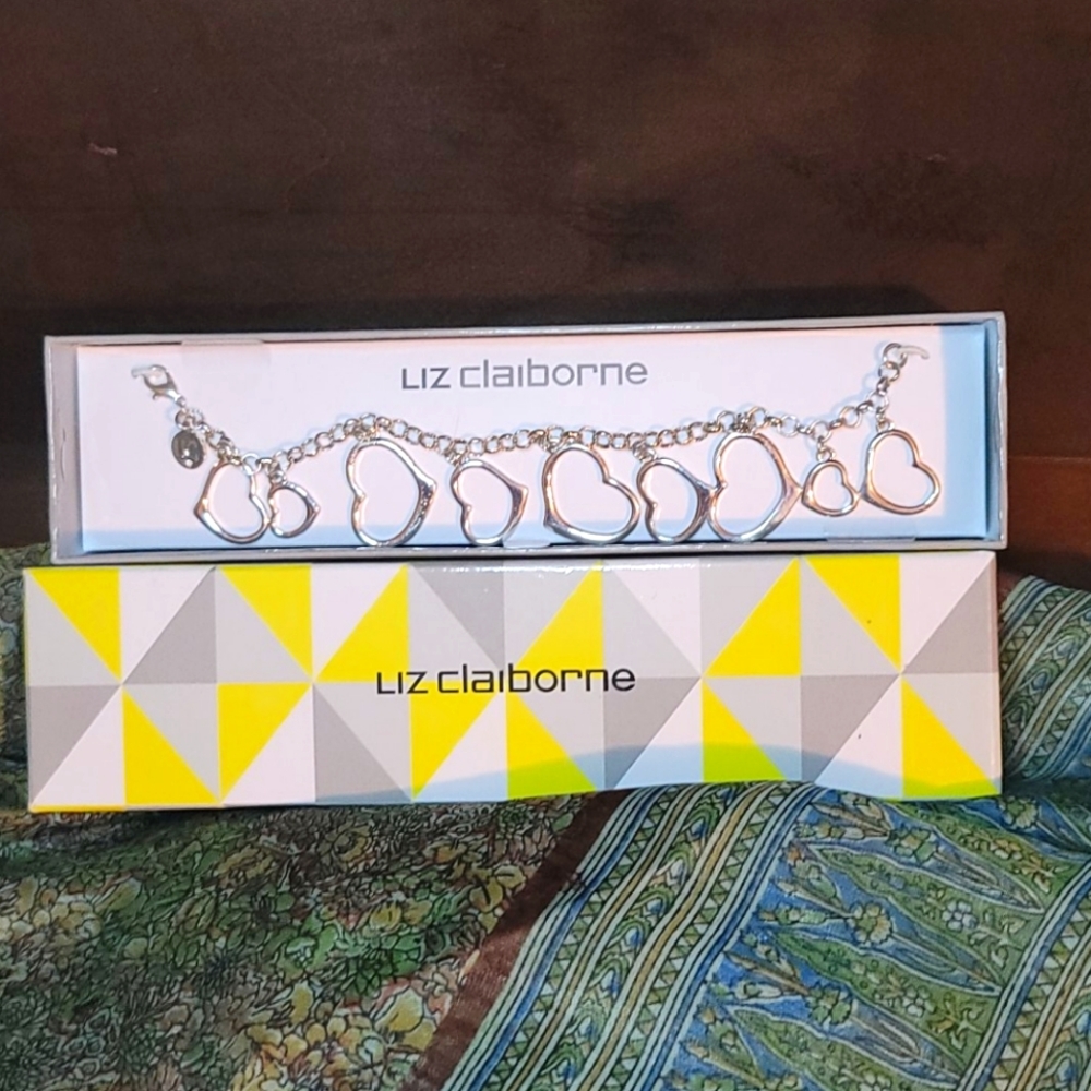 LIZ CLAIBORNE (Heart Charm) BRACELET